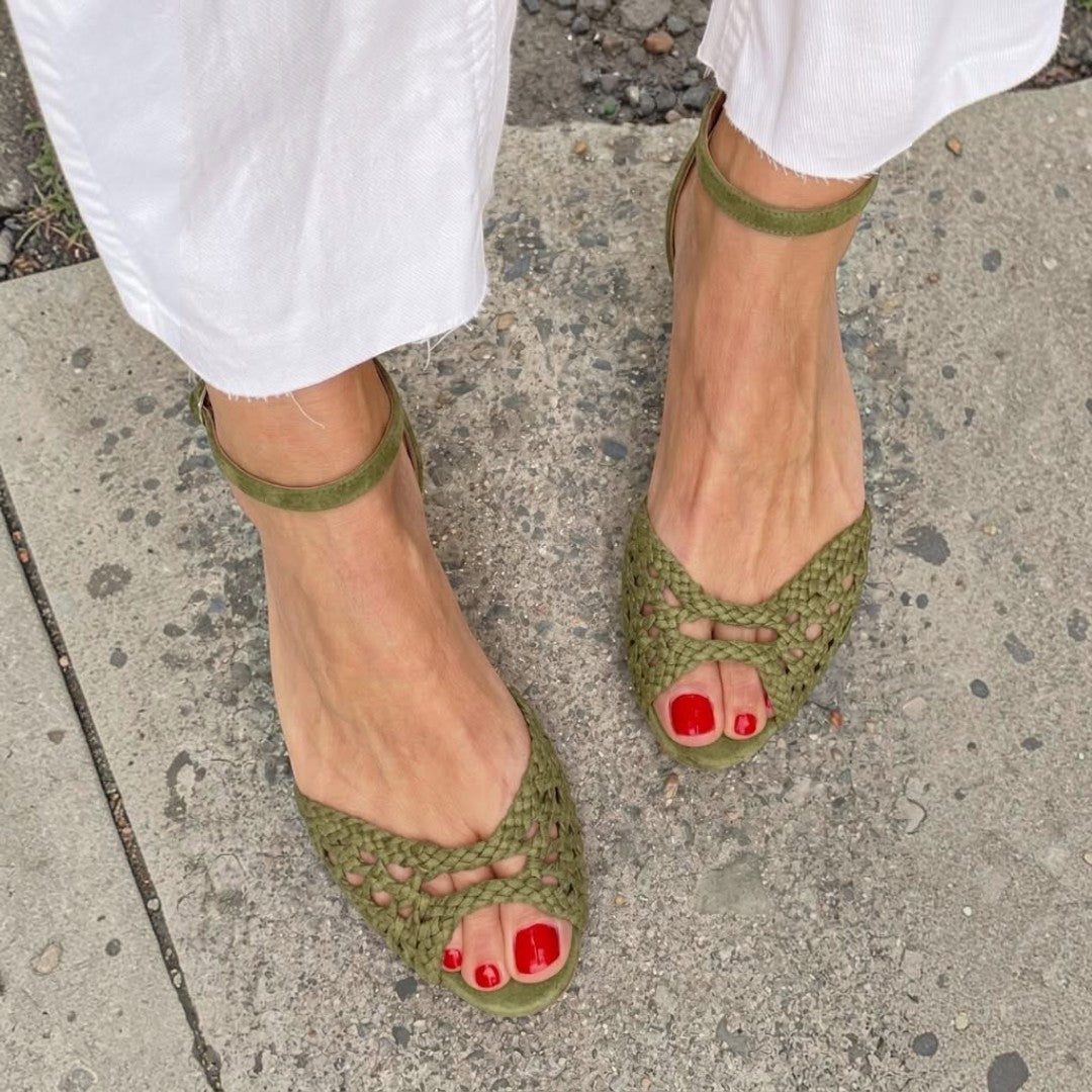 Isadora | Sandalias Trenzadas Doradas – Elegancia Dorada y Comodidad