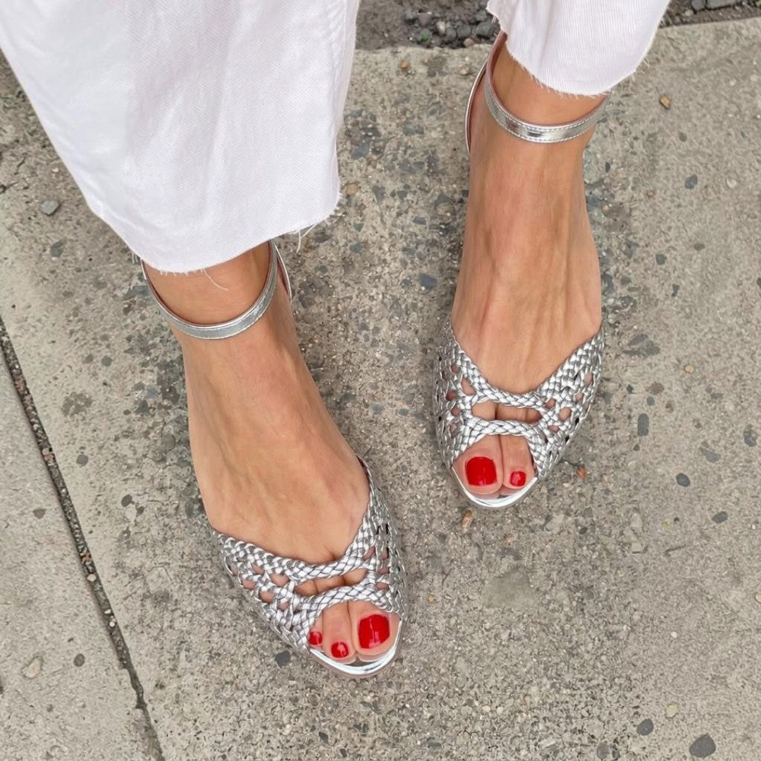Isadora | Sandalias Trenzadas Doradas – Elegancia Dorada y Comodidad